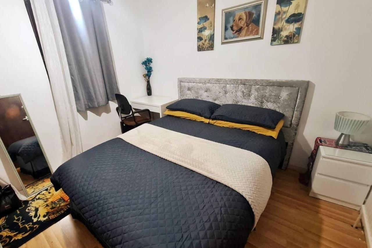 Appartamento Lovely 2-bed In Battersea Londra